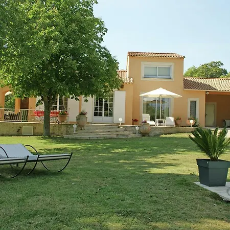 Detached With Enclosed Beautiful Garden Vila *