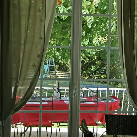Vila Detached With Enclosed Beautiful Garden *